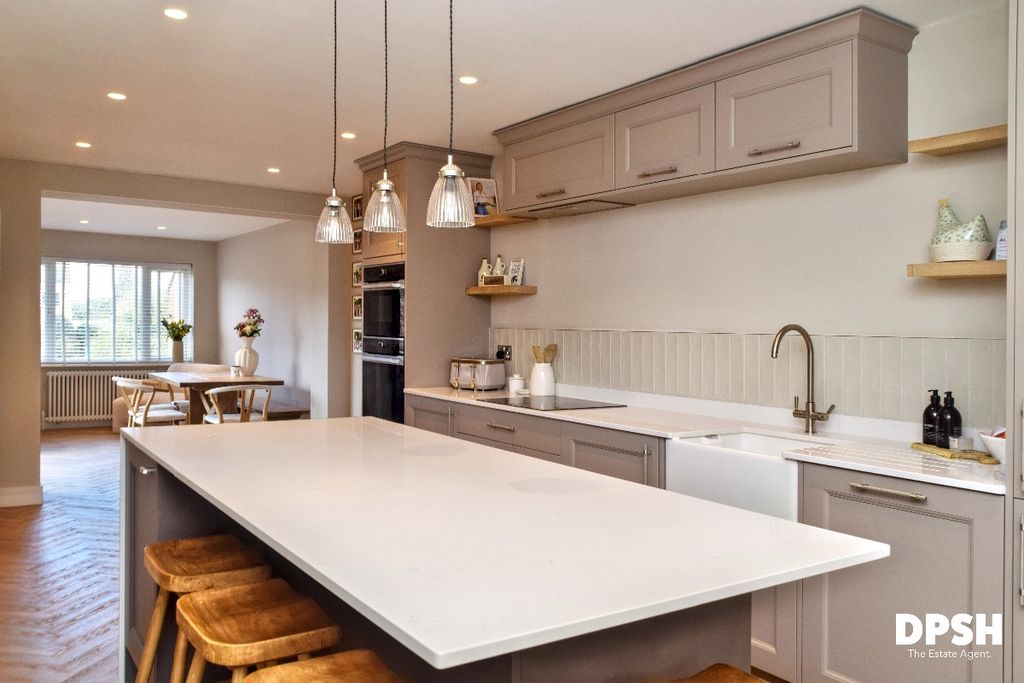 Property photo 2 of 26