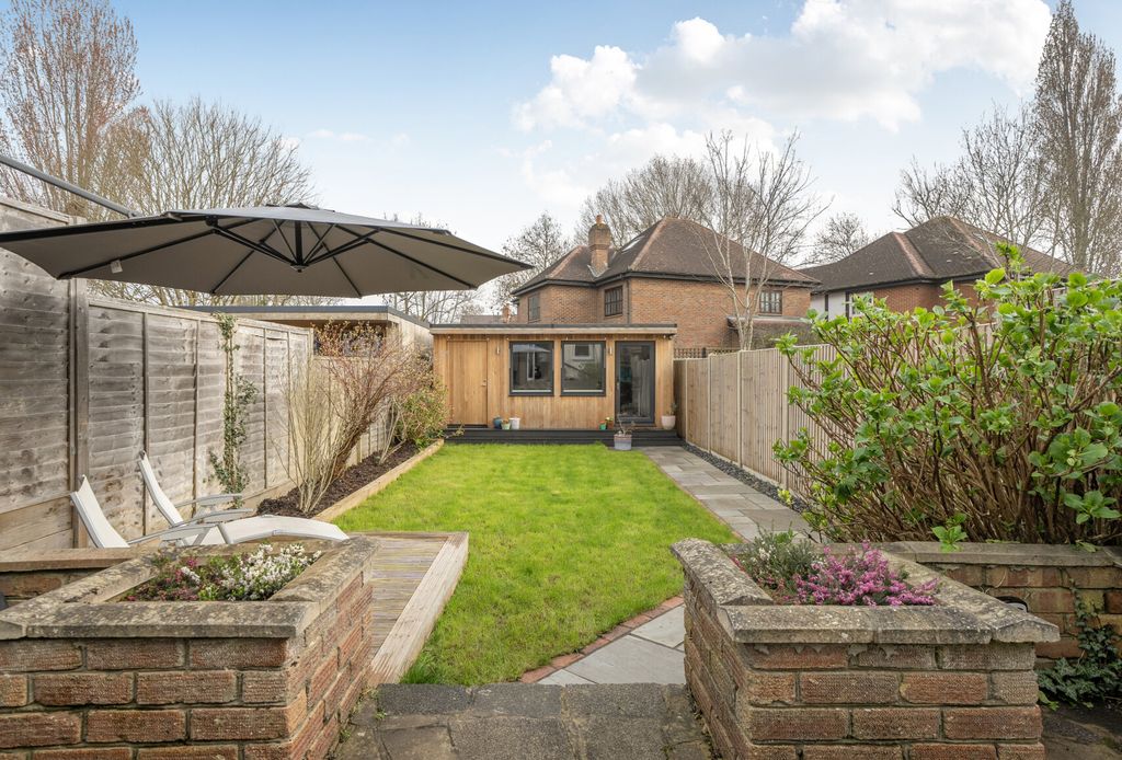 Property photo 2 of 17 1422382-45-69B051...