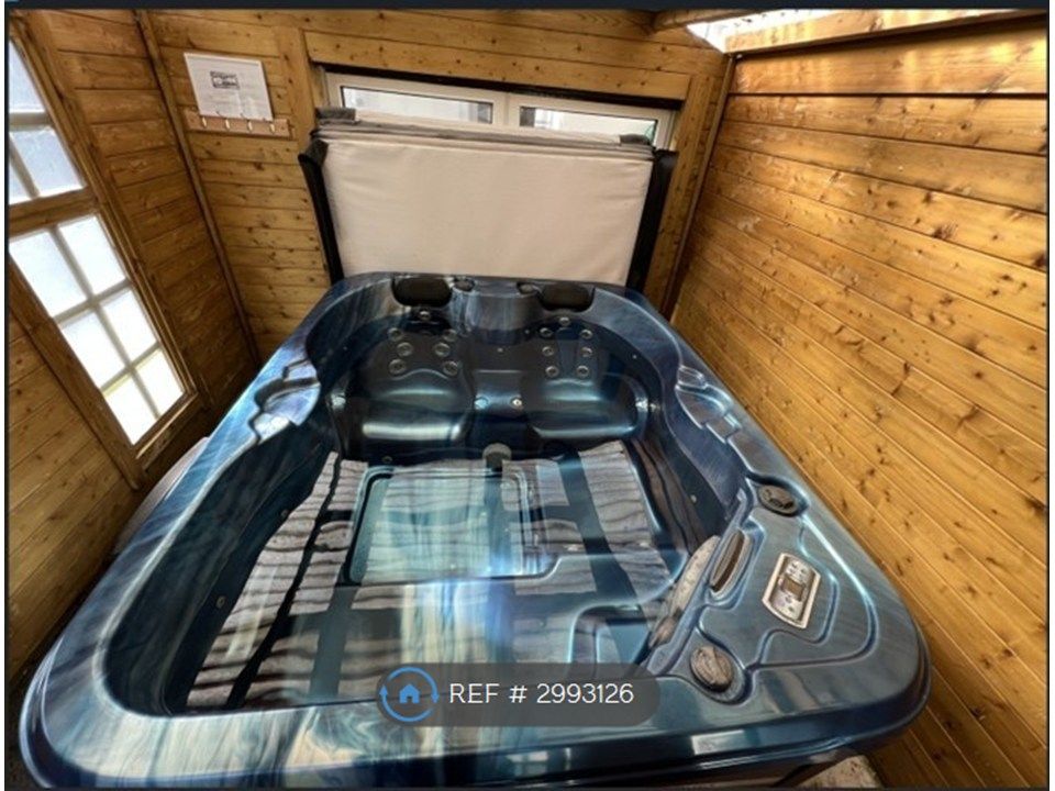 Property photo 2 of 18 Spa