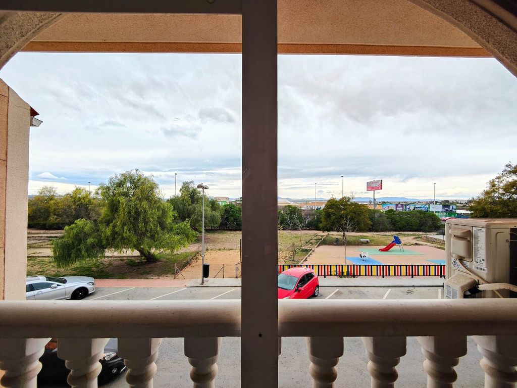 Property photo 1 of 34