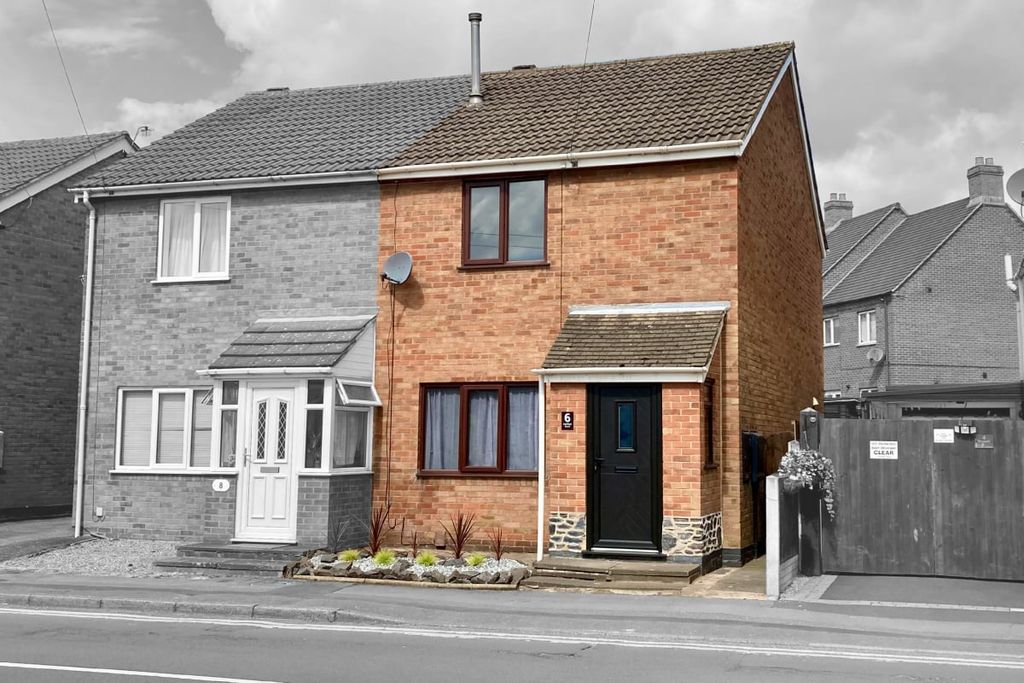 Property photo 2 of 25