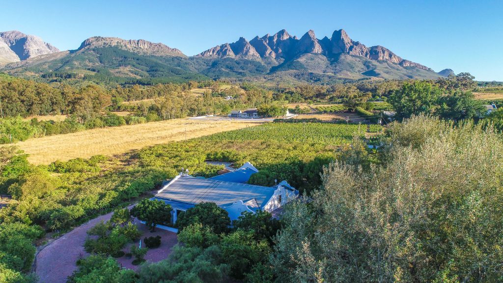 Property photo 1 of 34 Tk1691243