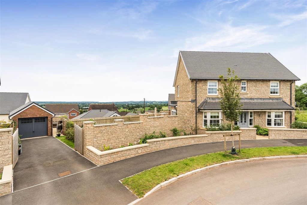Property photo 2 of 18 2