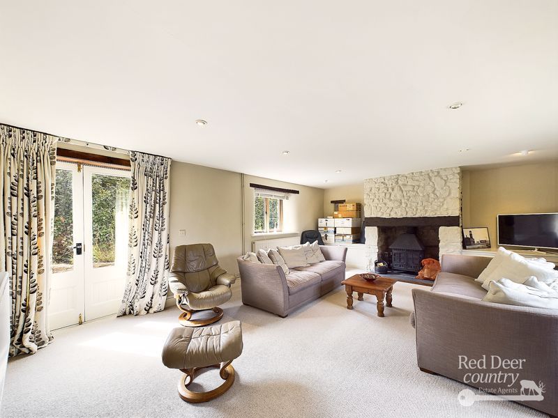 Property photo 2 of 35 Sitting Room