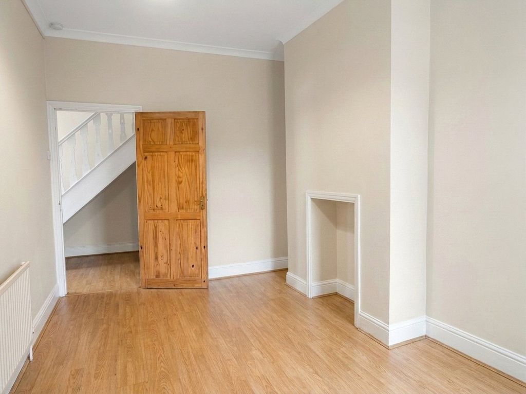 Property photo 3 of 16 Picture No. 17