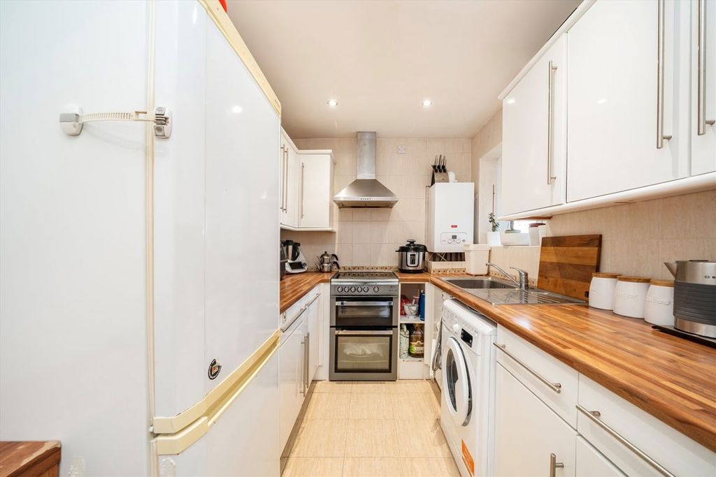 Property photo 2 of 7