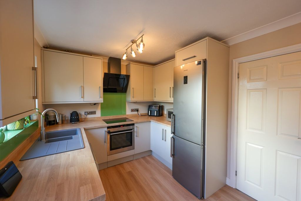 Property photo 2 of 18