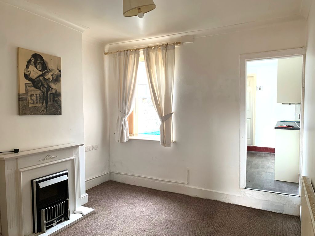 Property photo 3 of 8 m6