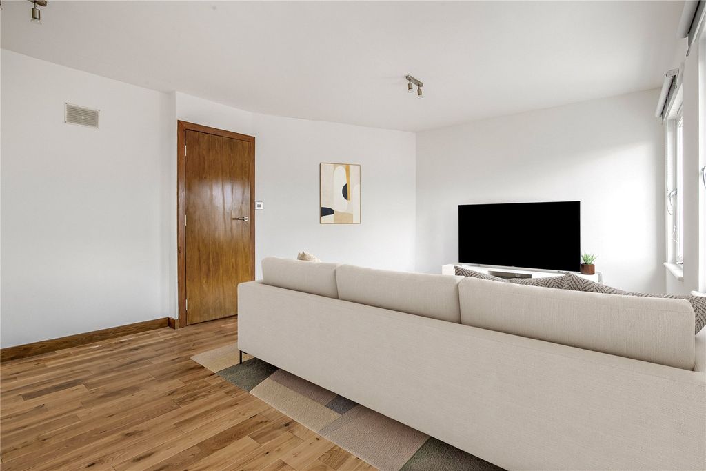 Property photo 3 of 5 Picture No. 04