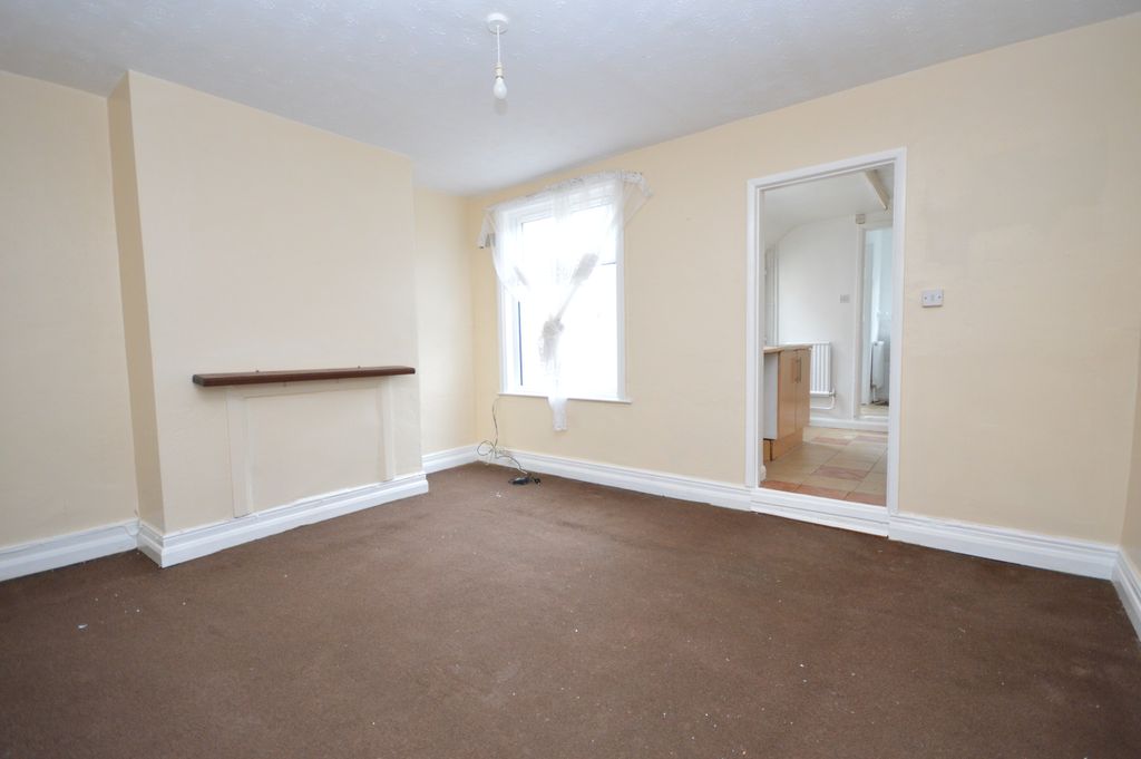 Property photo 2 of 8 Living Room