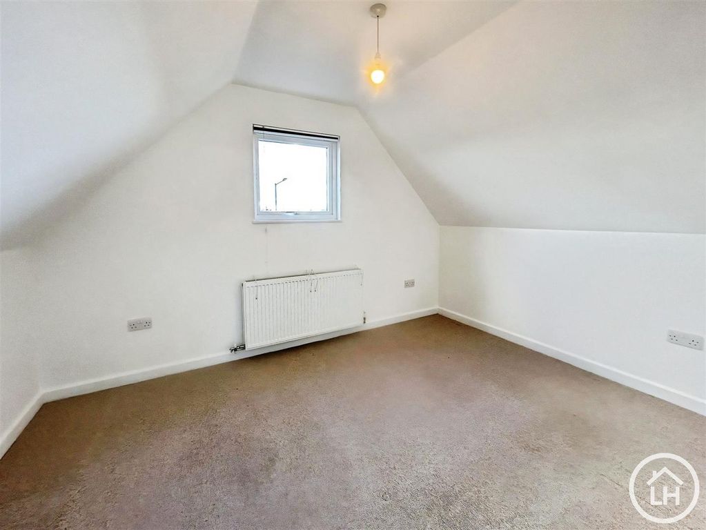 Property photo 3 of 9 Bedroom 2