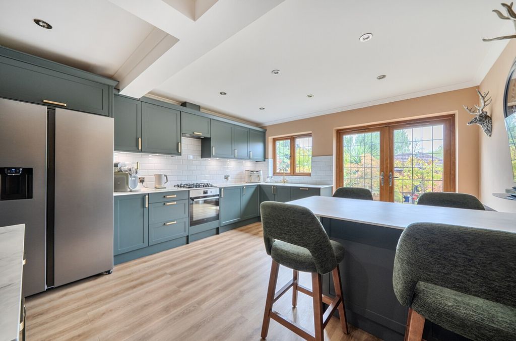 Property photo 2 of 26 5431022