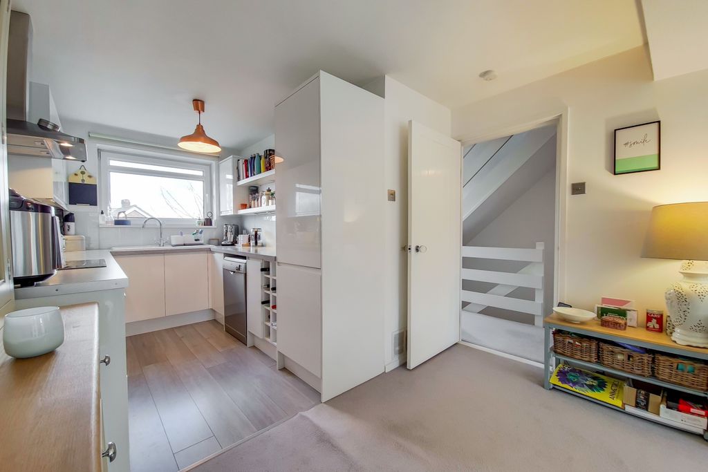 Property photo 3 of 13 4_Kitchen-1