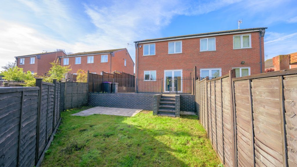Property photo 2 of 18