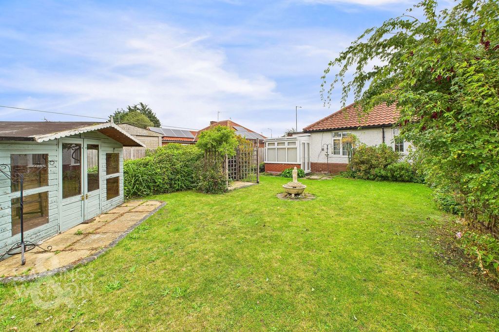 Property photo 1 of 27