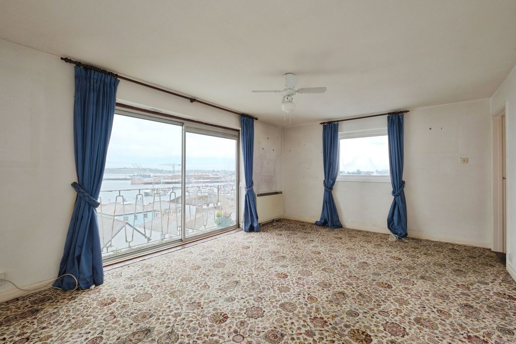 Property photo 3 of 15 Pbox-Img.Jpg