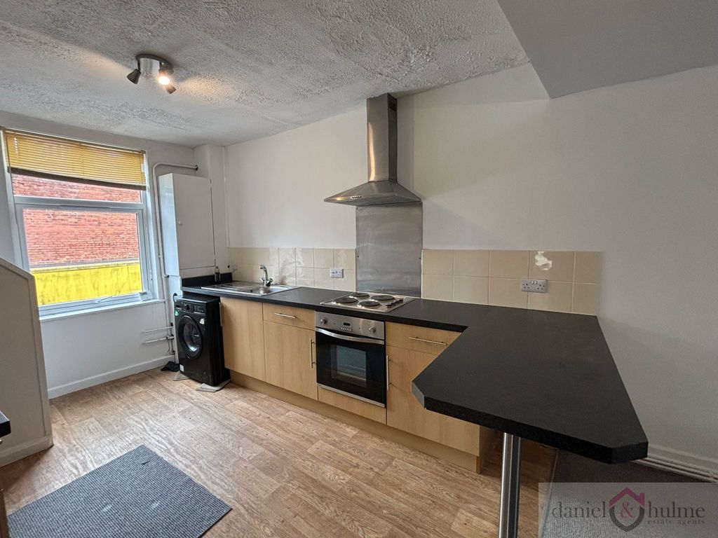 Property photo 3 of 15 4A8593c7-c7Ec-4370-88E2-004Ae2F77Fea