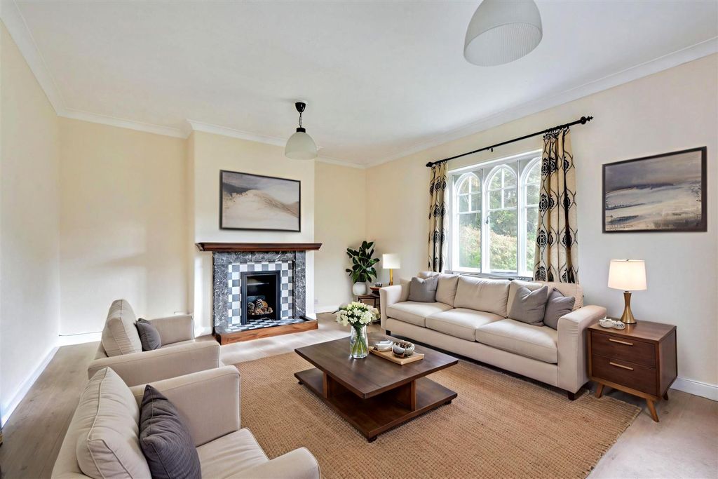 Property photo 3 of 28 Lounge (Vf)_2.Jpeg