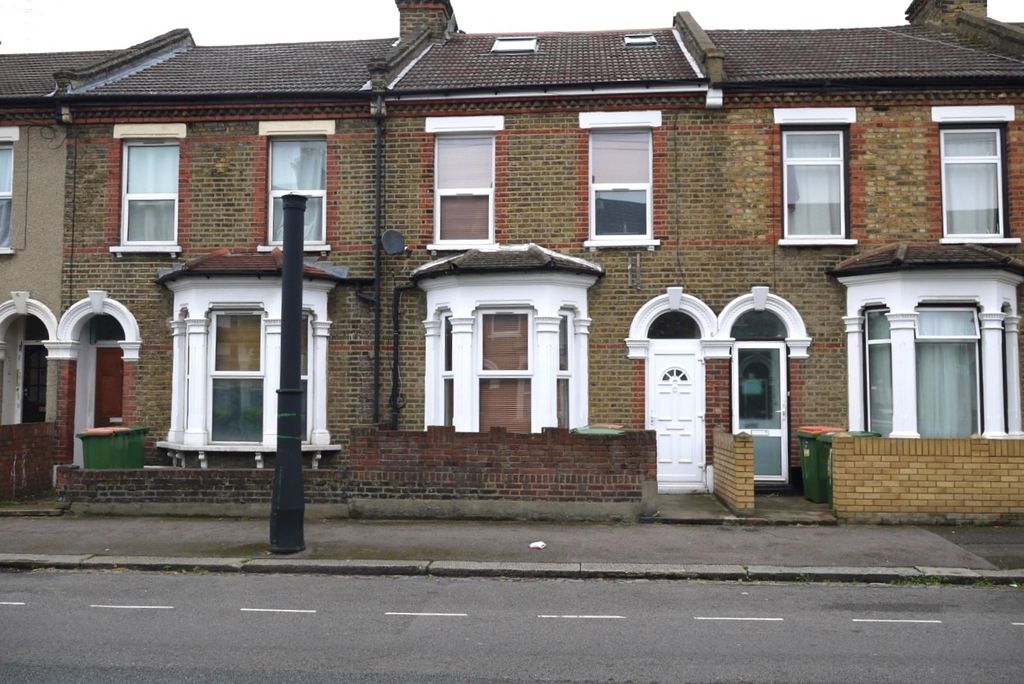Property photo 1 of 7 3293680