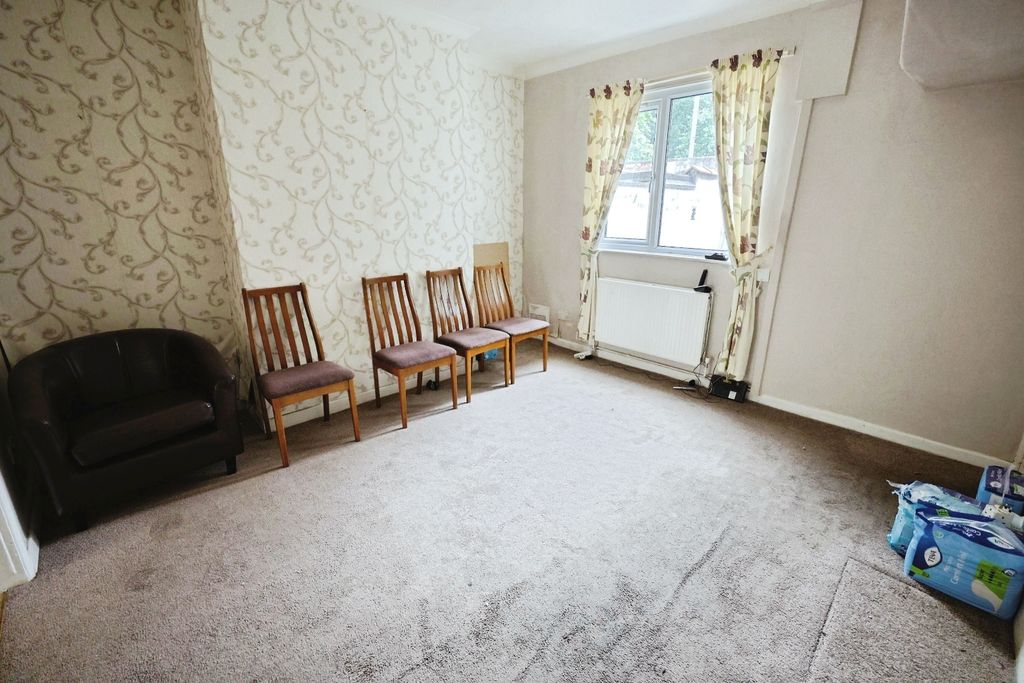 Property photo 3 of 9 Pbox-Img.Jpg