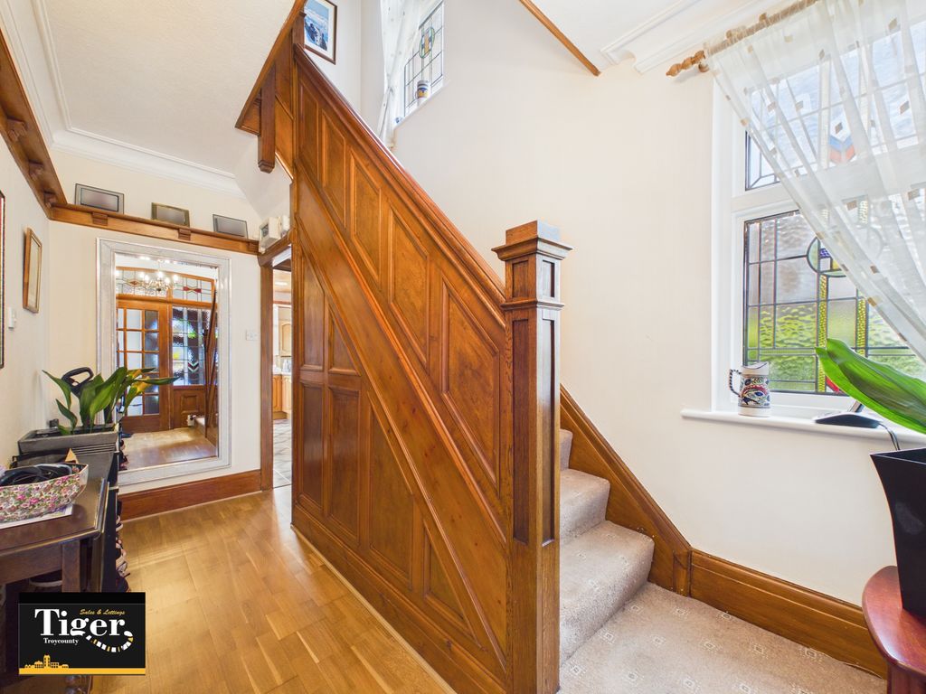 Property photo 3 of 39