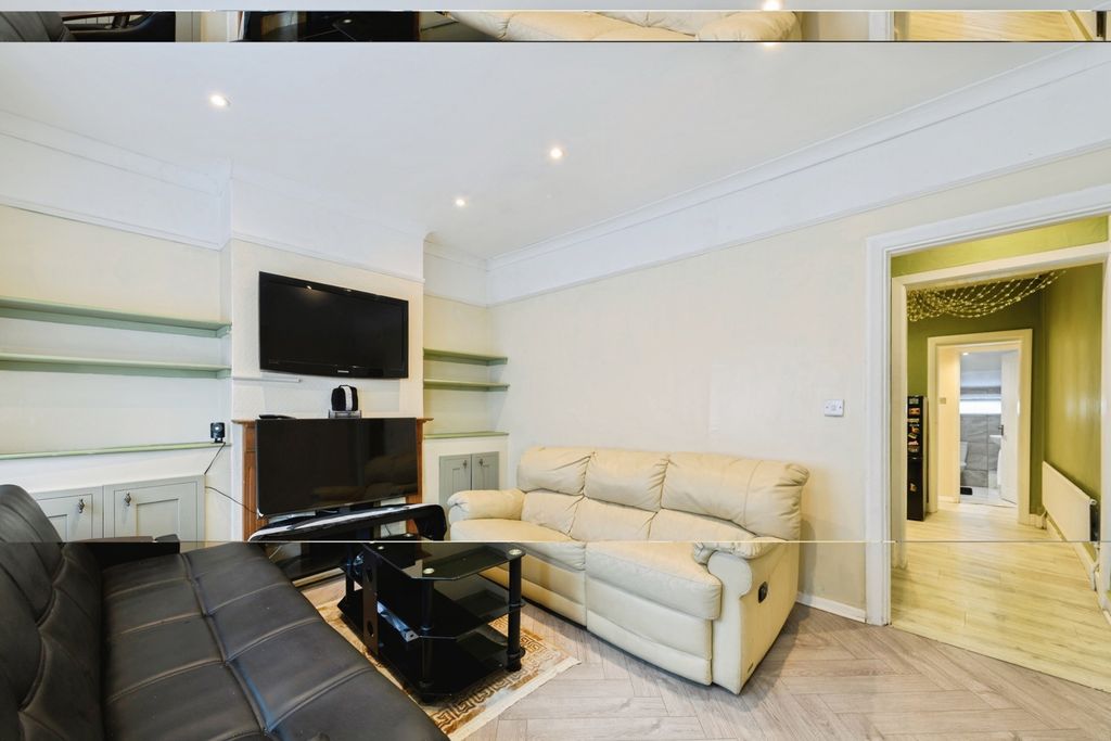 Property photo 2 of 17 Photo