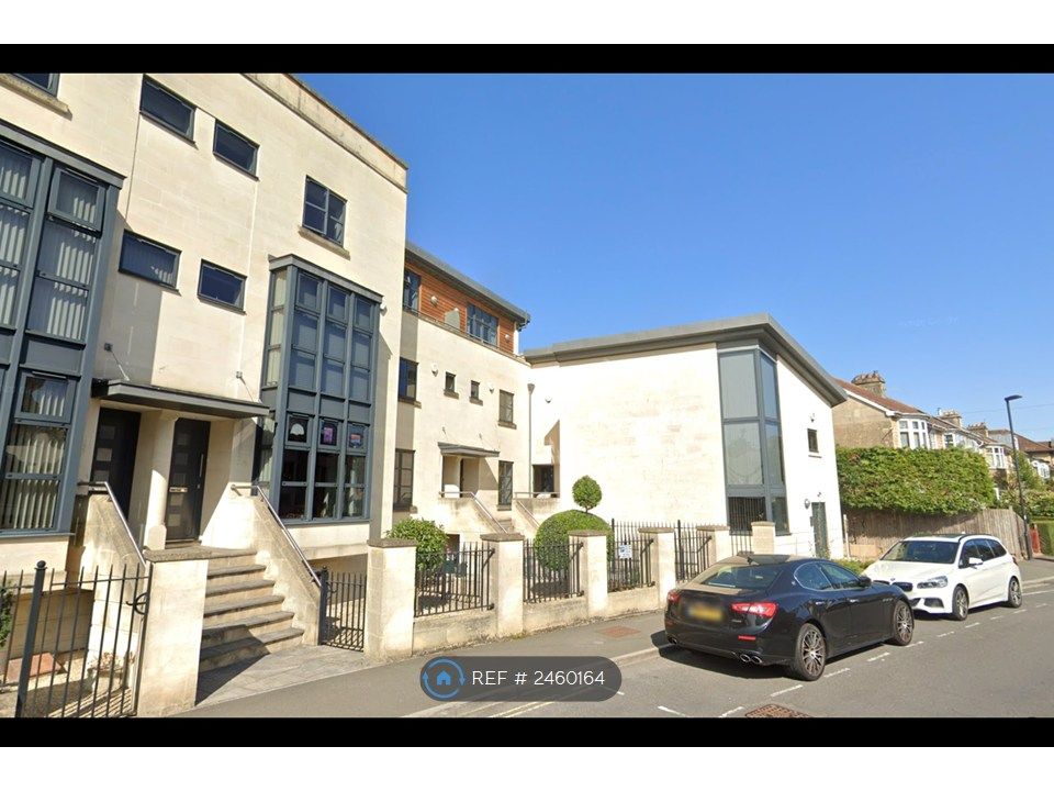 Property photo 1 of 35 End Of Terrace - City Centre