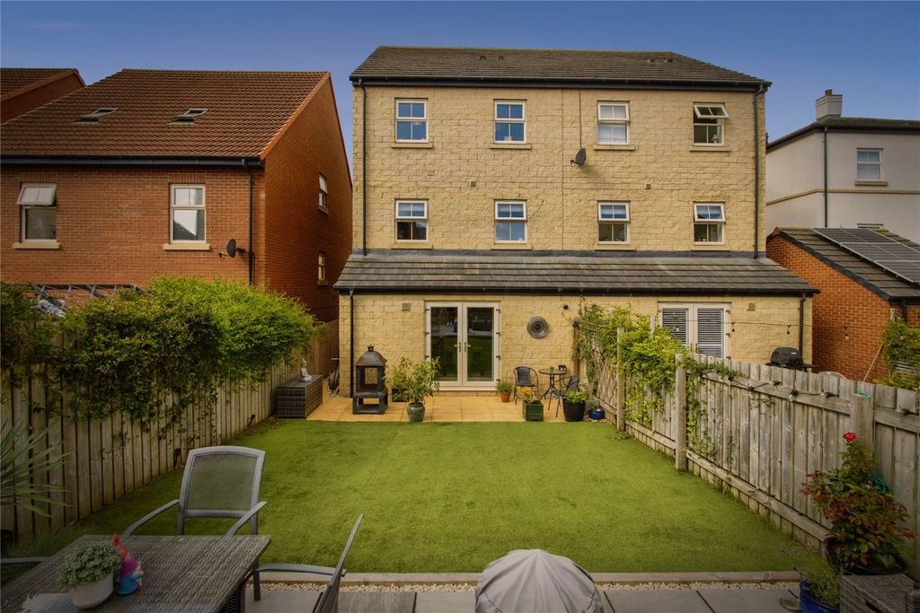 Property photo 1 of 28 Picture No. 35
