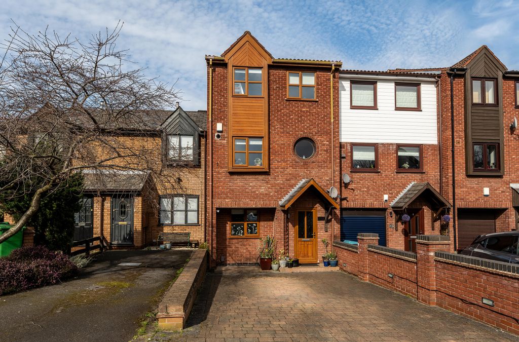 Property photo 1 of 25