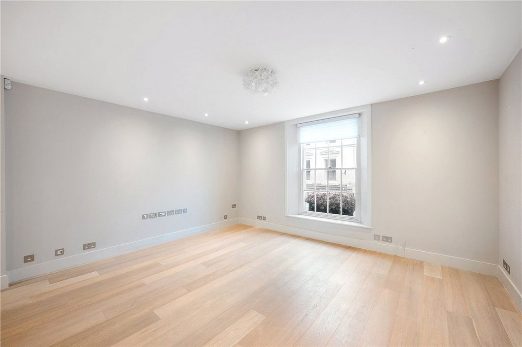 Property photo 2 of 18 Picture No. 13