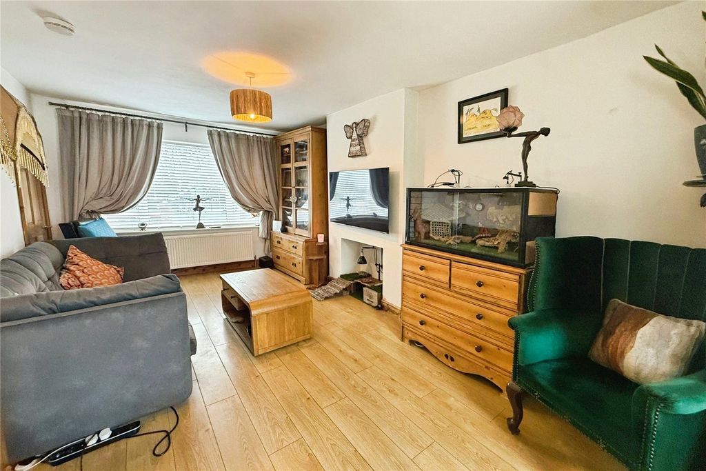 Property photo 3 of 18 Picture No. 17