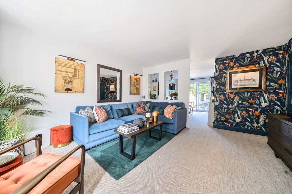 Property photo 2 of 9