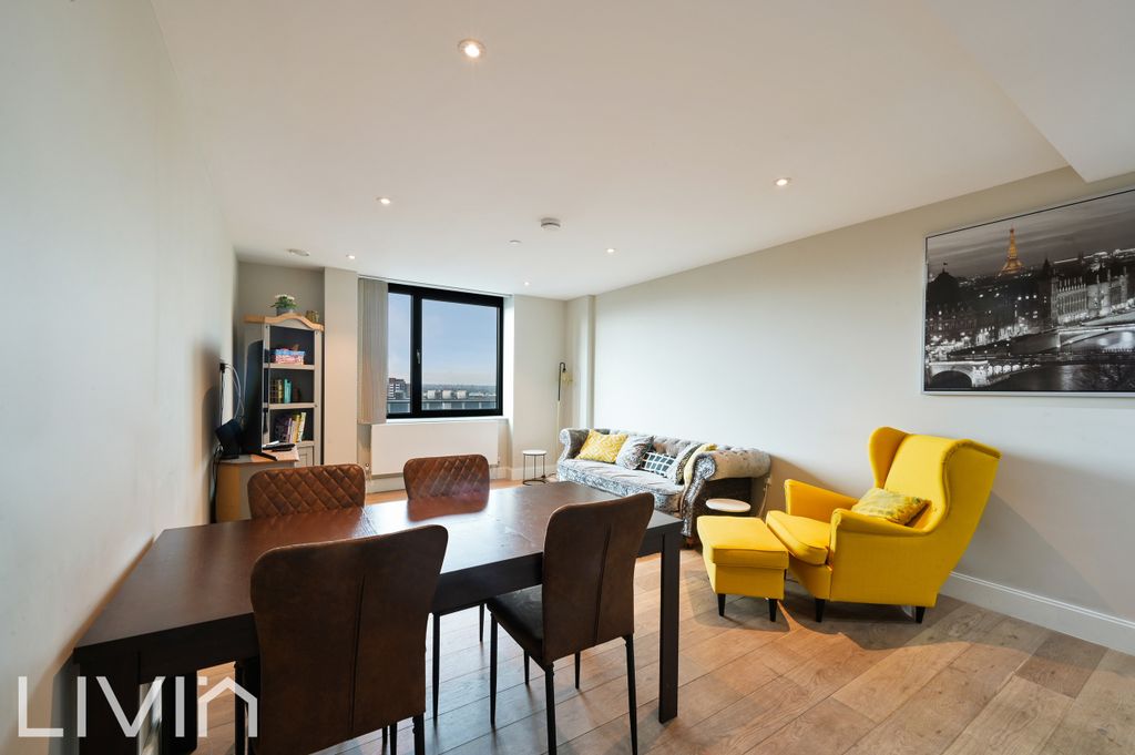 Property photo 3 of 12 Quarters Apartments, Flat 1006 (12 From 17)-10