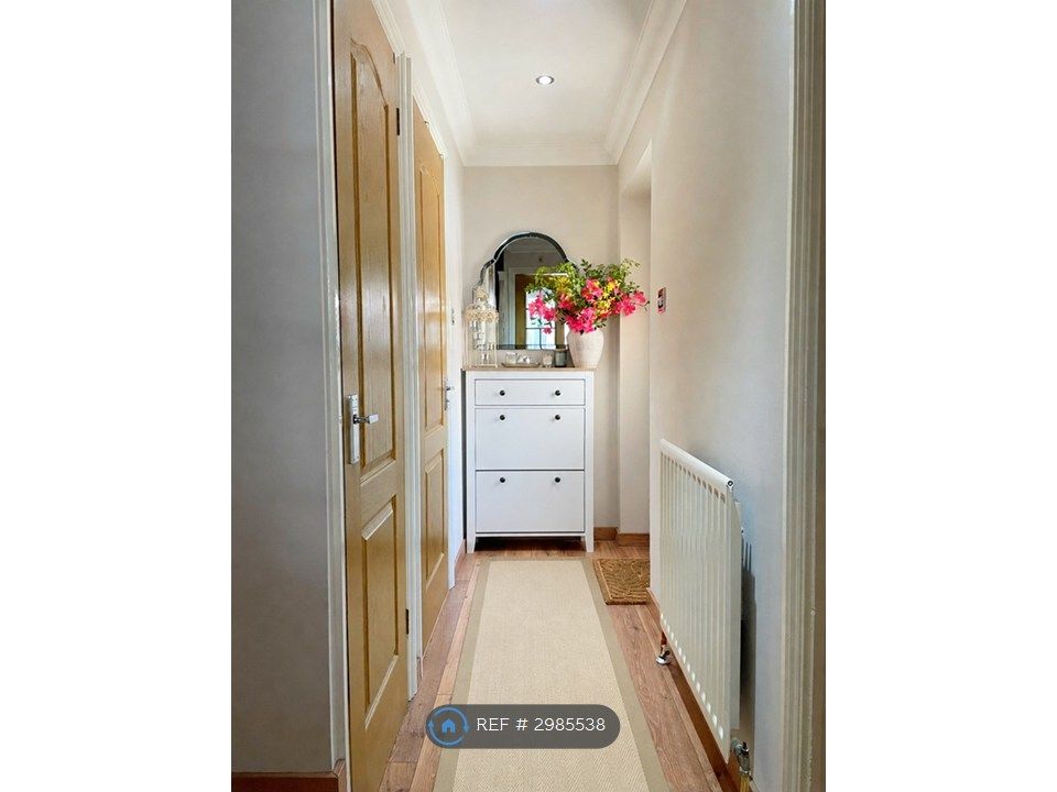 Property photo 2 of 34
