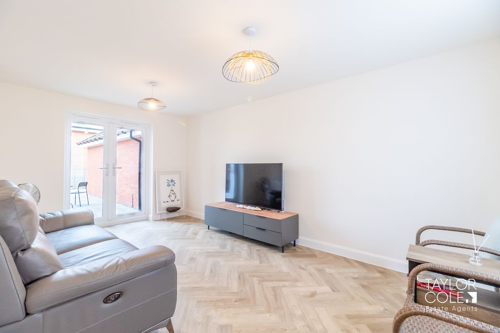 Property photo 3 of 28