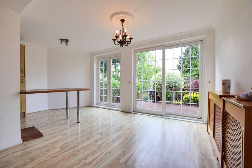 Property photo 2 of 12 3