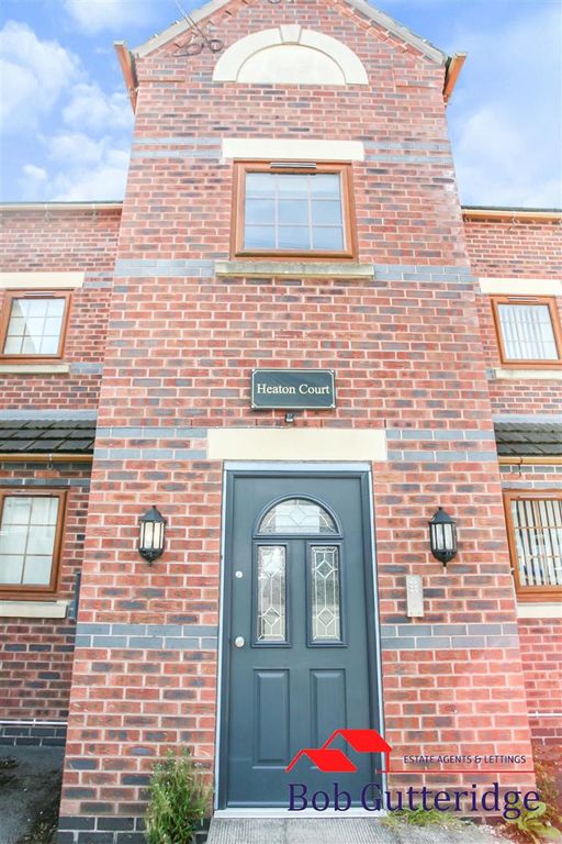 Property photo 2 of 8 Externally