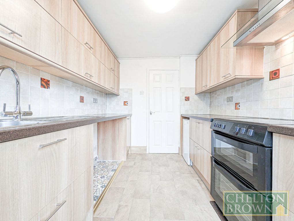 Property photo 2 of 25 Kitchen