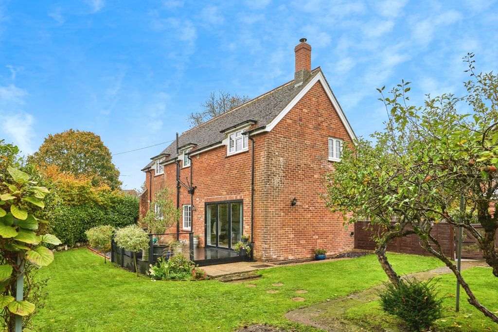 Property photo 2 of 14 Side