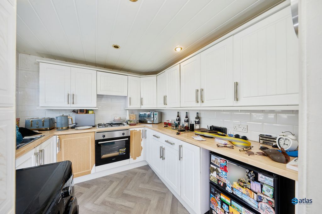 Property photo 2 of 13 Kitchen