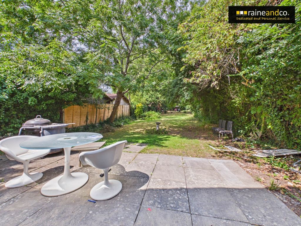 Property photo 2 of 23