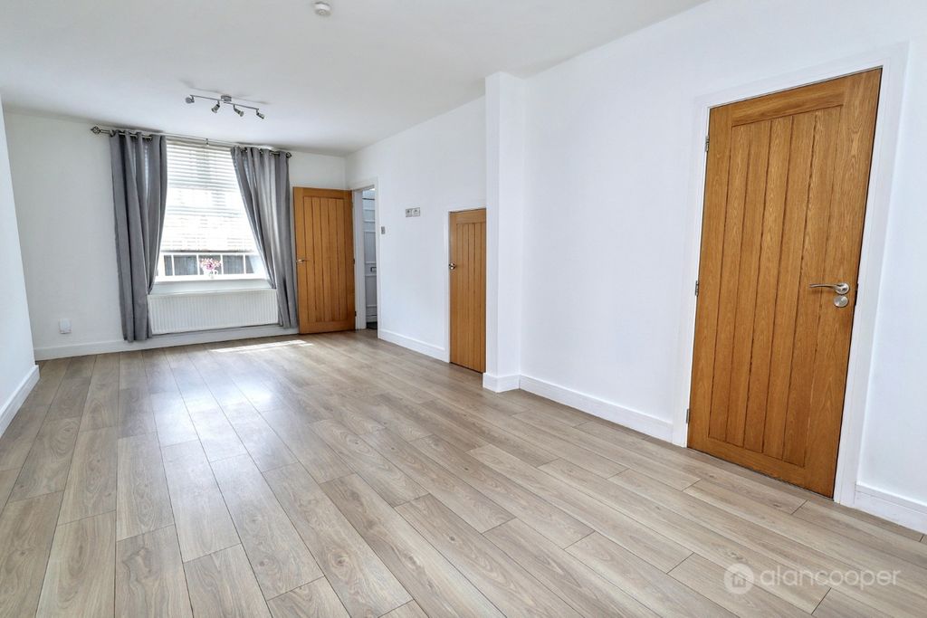 Property photo 3 of 27 5244775