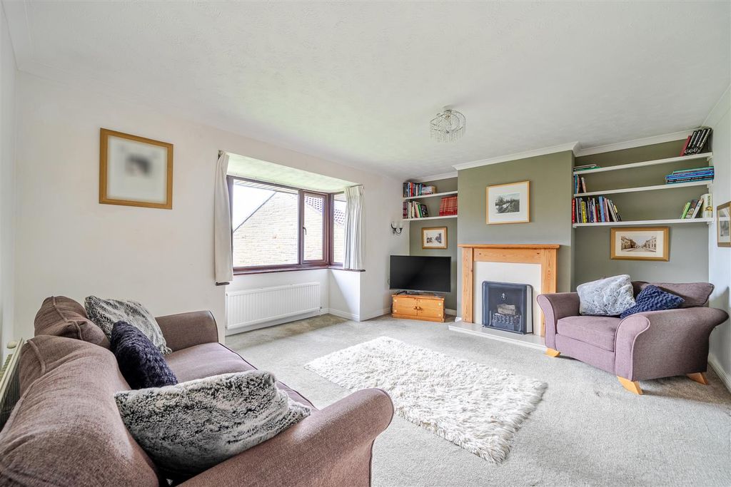 Property photo 3 of 20 Living Room