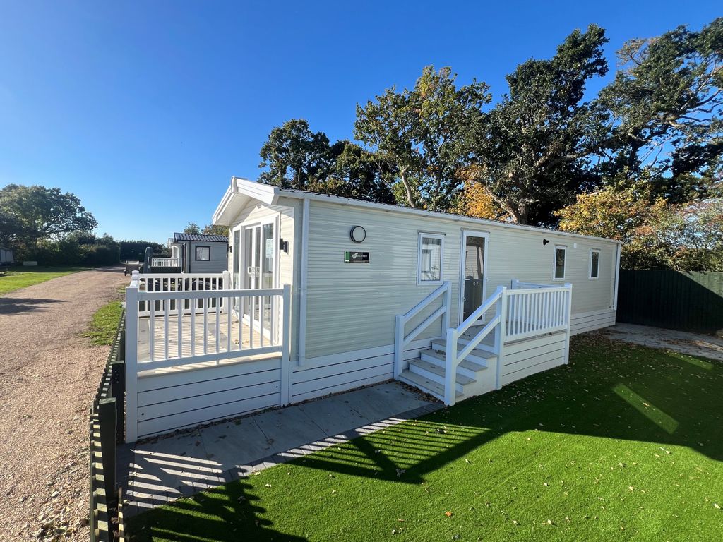 Property photo 1 of 14 2 Bedroom Park Home For Sale