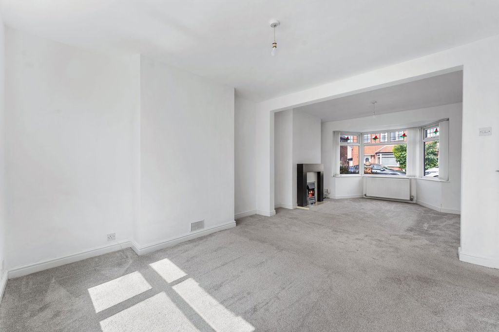 Property photo 3 of 28