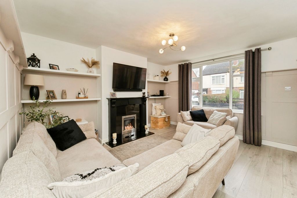 Property photo 2 of 15