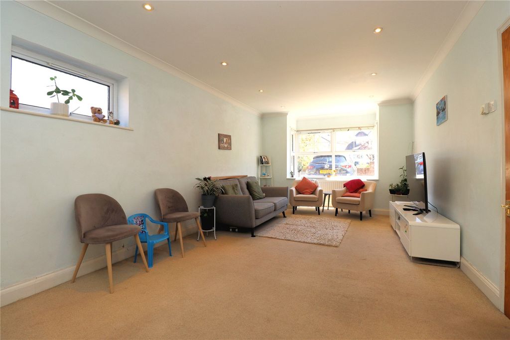 Property photo 2 of 16 Picture No. 17