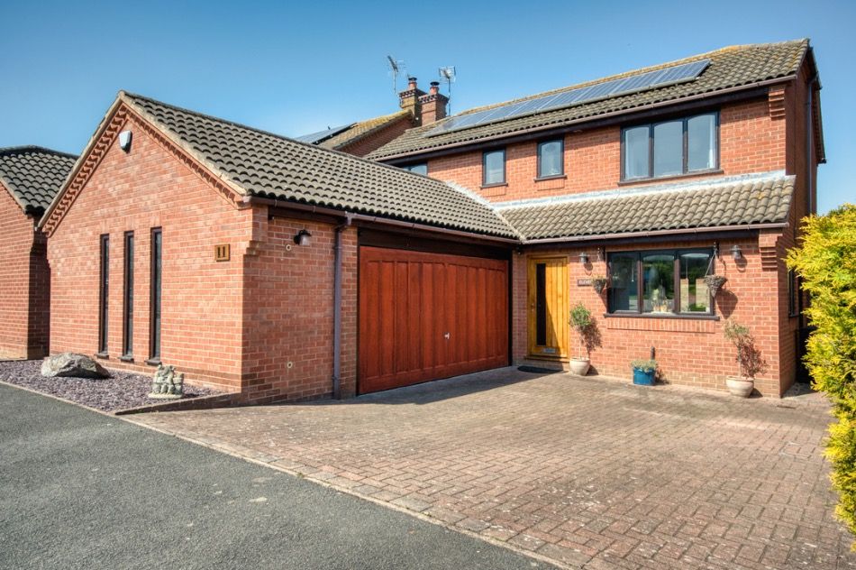 Property photo 1 of 53