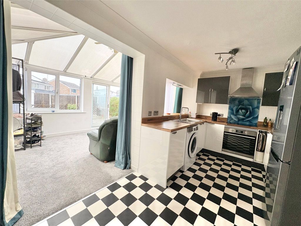 Property photo 2 of 21 Picture No. 12