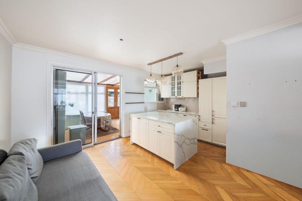 Property photo 3 of 13 Photo 10